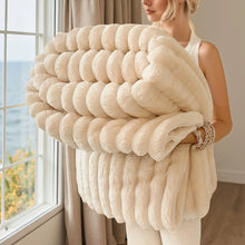 Charger l'image dans la galerie, CloudSoft™ Ultra-Plush Warm & Cozy Fur Blanket