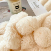 Charger l'image dans la galerie, CloudSoft™ Ultra-Plush Warm & Cozy Fur Blanket
