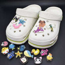 Charger l'image dans la galerie, BOUG-Sabots décoratif pour enfants et adults.